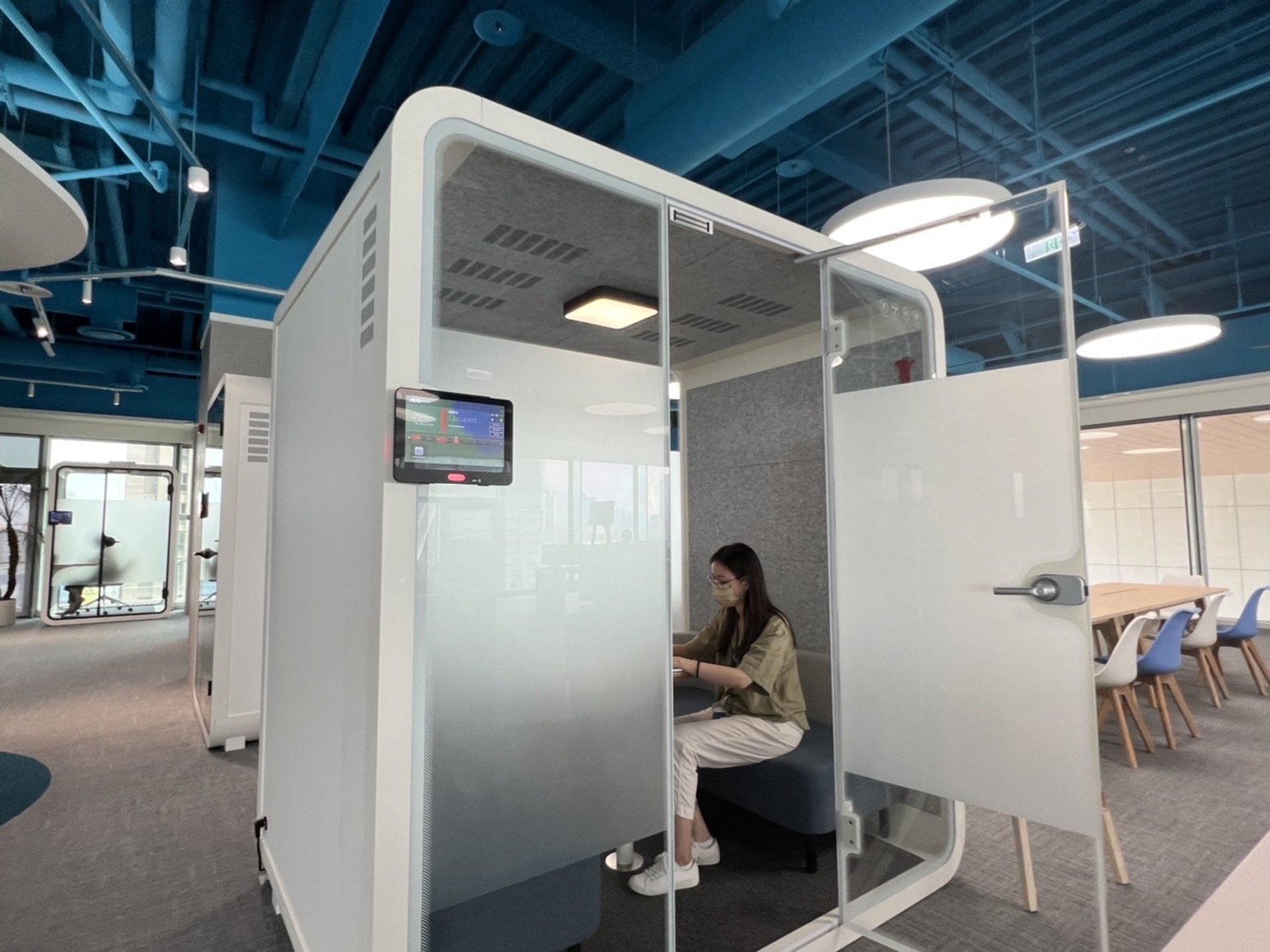 人生就是搏高雄據點的智慧行動辦公艙，展現人生就是搏在面板以外的研發應用軟實力